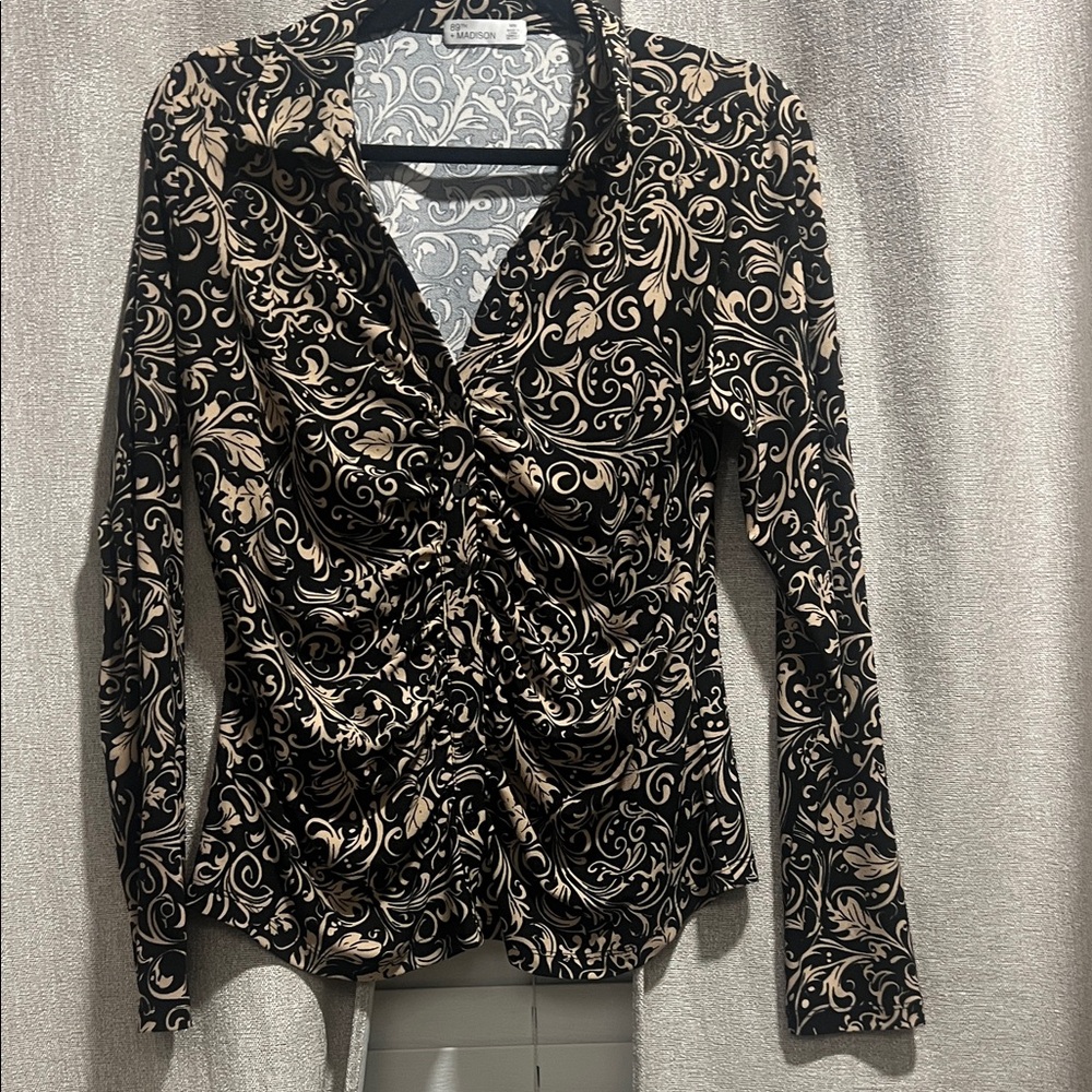 89th & Madison Black and Cream Ruched Blouse